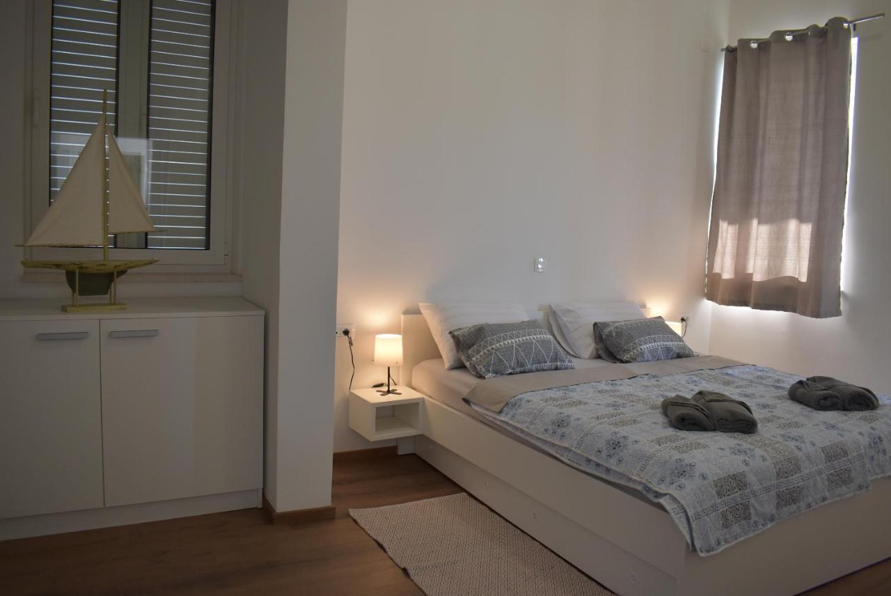 Apartment Aci Marina Rab Banjol Esterno foto