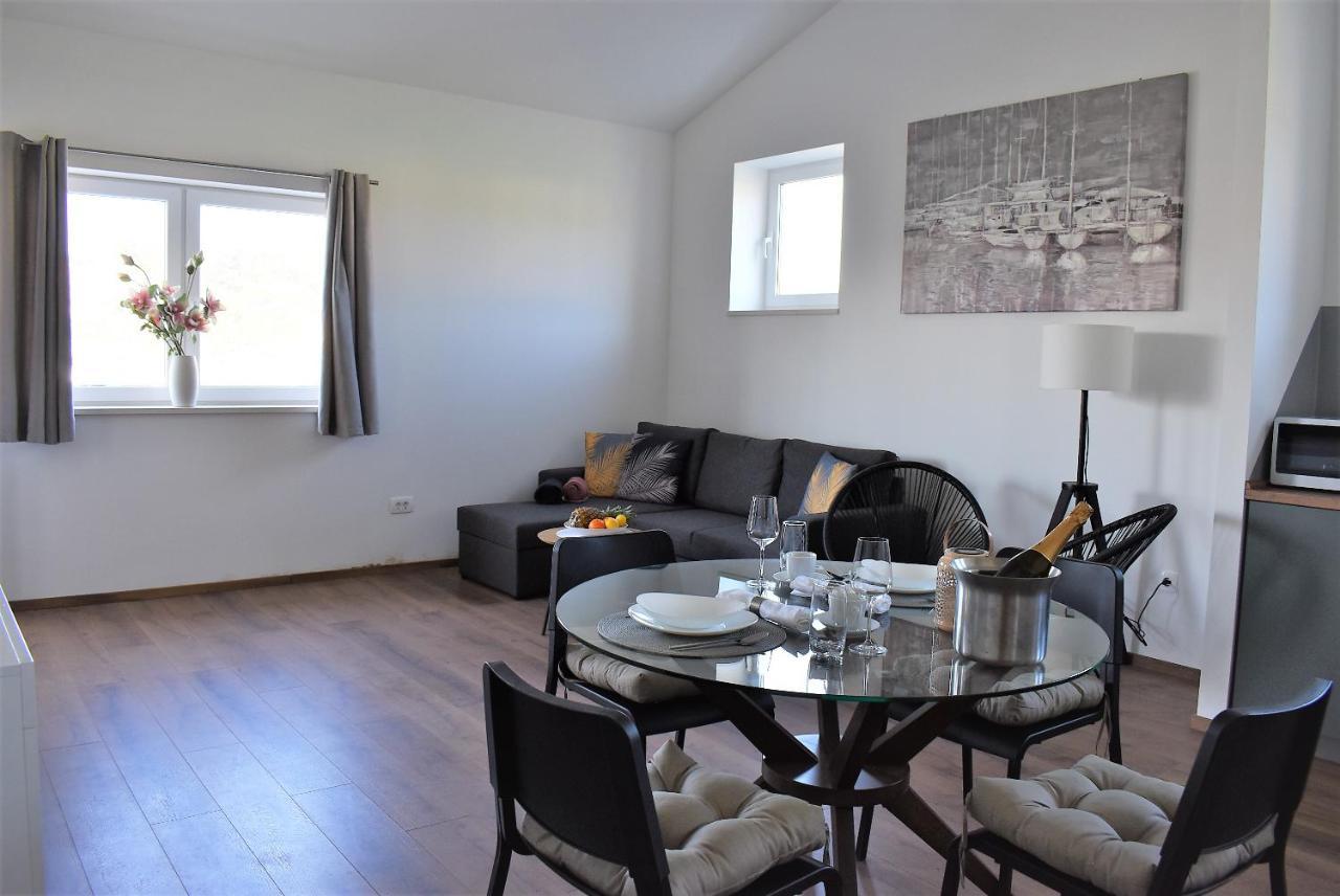 Apartment Aci Marina Rab Banjol Esterno foto